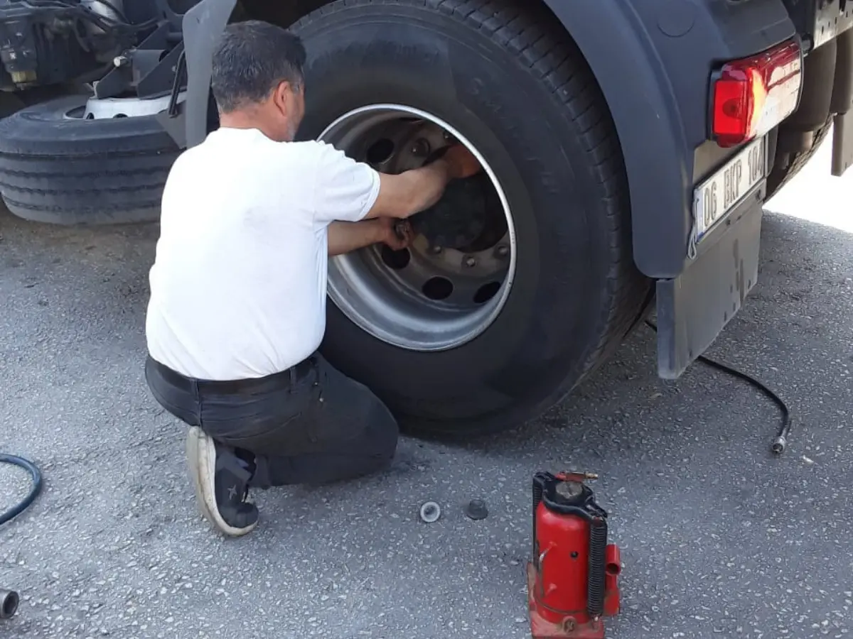 Menderes Oto Lastikçi